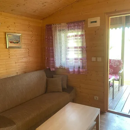 Letniskowe Barrakuda Jaktstuga *